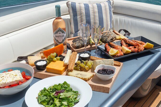 Boat - yacht tours at Mykonos - Why a private, renovated yacht changes the day
