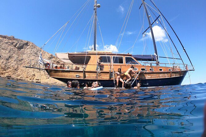 Shared Mykonos Sail Cruise to Delos and Rhenia Islands - Agios Ioannis Diakoftis: The Easy Start and Safety Brief