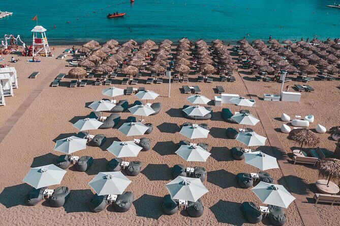 Super Paradise Beach Mykonos Seaside Sunbed (3rd & 4th row) - Water time and beach entry: what to expect when you’re moving fast